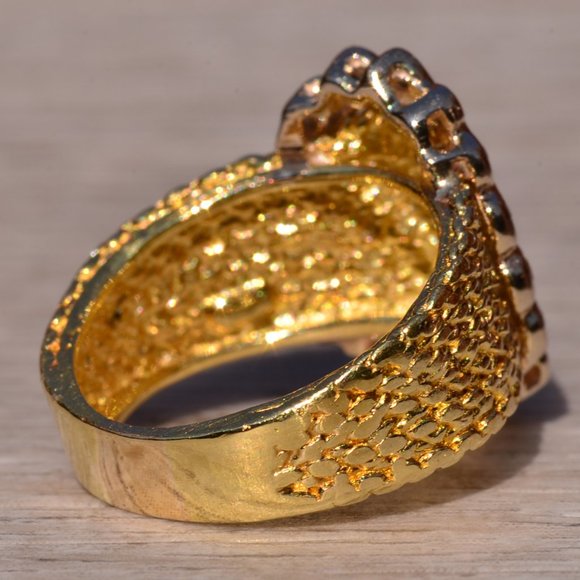 Vintage Two Tone Textured Buckle Ring with Natural Diamonds - Picture 4 of 10